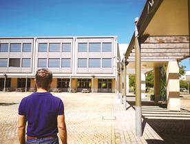 Une interview avec une personne avec le syndrome d'Asperger sur sa vie scolaire passée